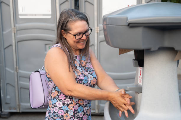 Best Portable toilet rental cost  in Elon, NC